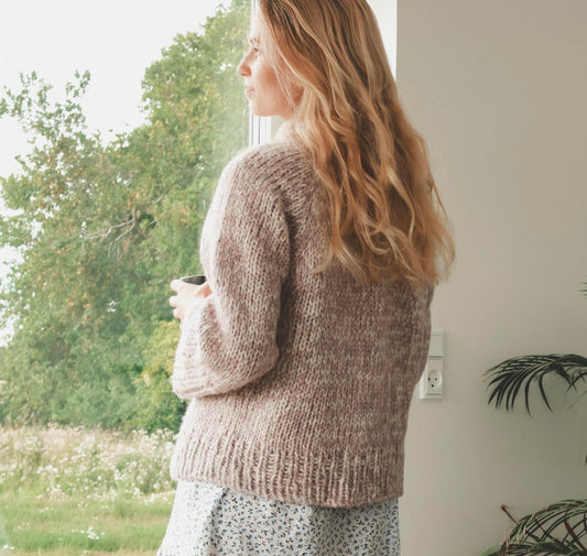 PetiteKnits Marble sweater strikket i garn fra CaMaRose